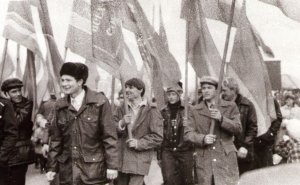 Демонстрация 7 ноября в с. Дзержинском